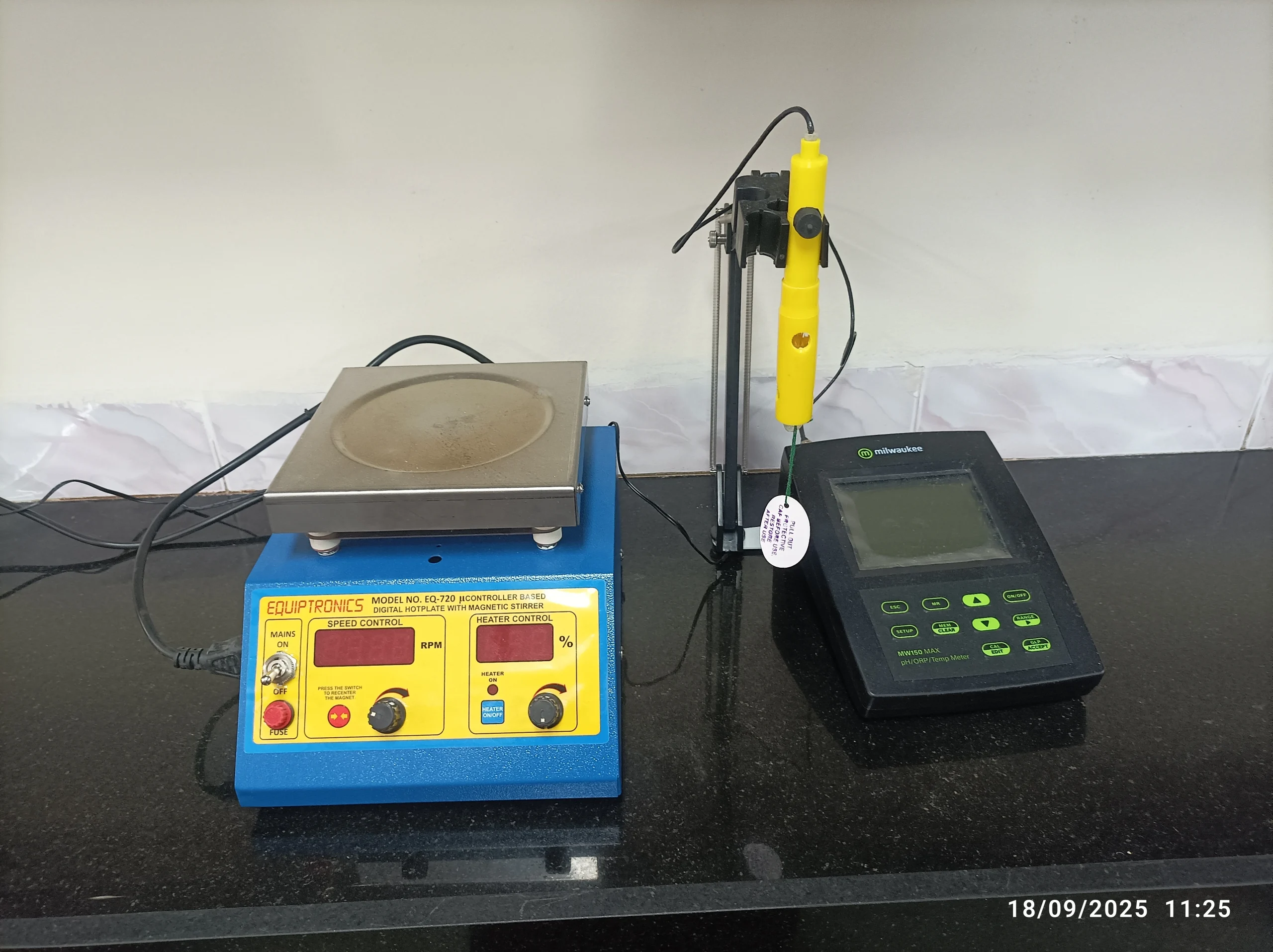 Digital pH meter
