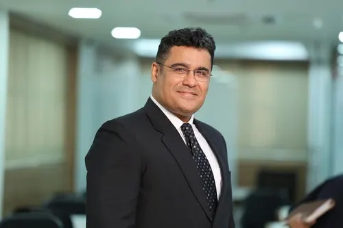 Shri Deepak Vazirani